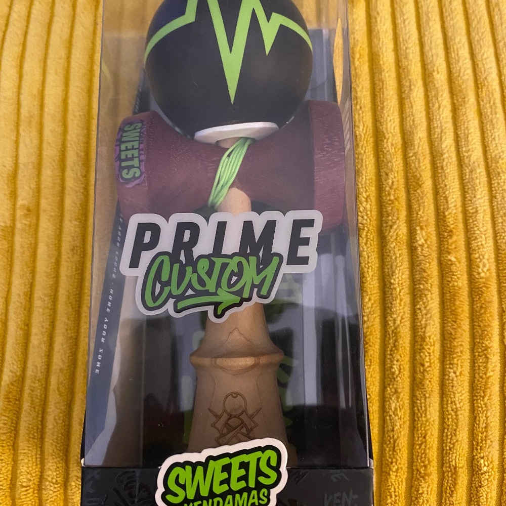 Sweets KENDAMA NEW (box may not be original.